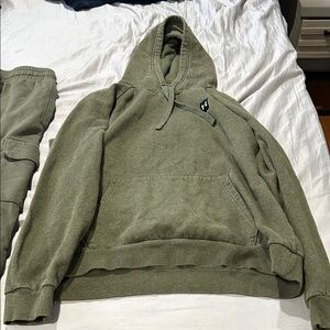 Under Armour Dark Green Hoodie XL and Pants L combo